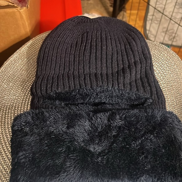 Head and face covering. Hat, new. Acrylic and wool. - Picture 2 of 5